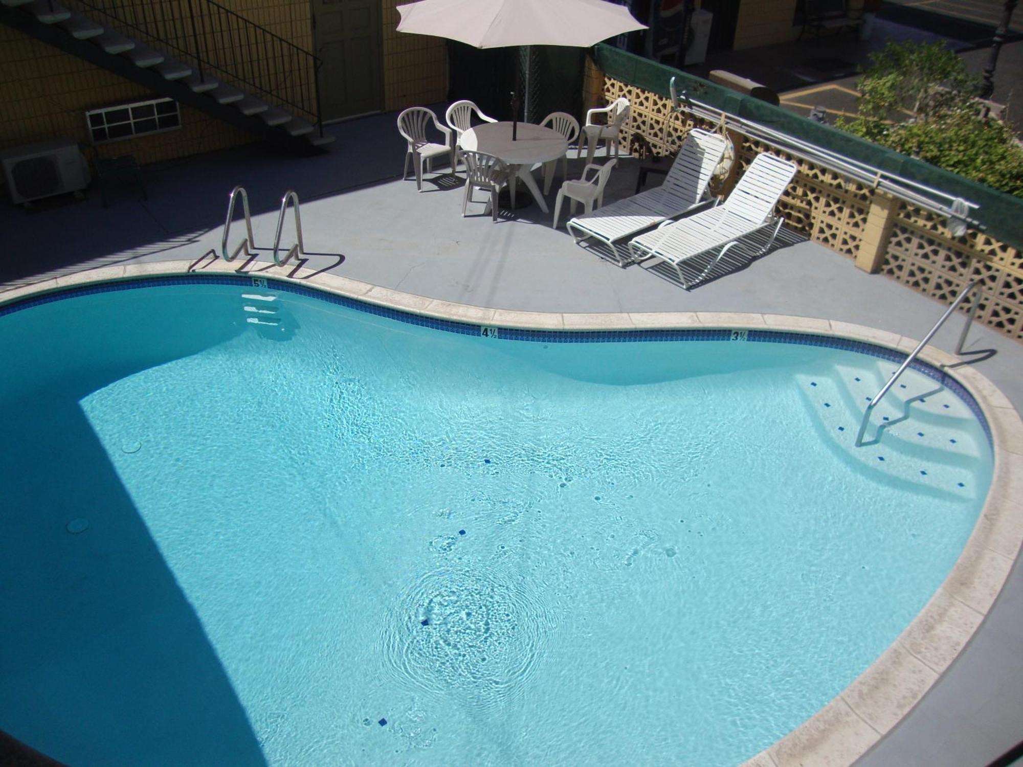 Townhouse Inn And Suites Brawley Exterior photo