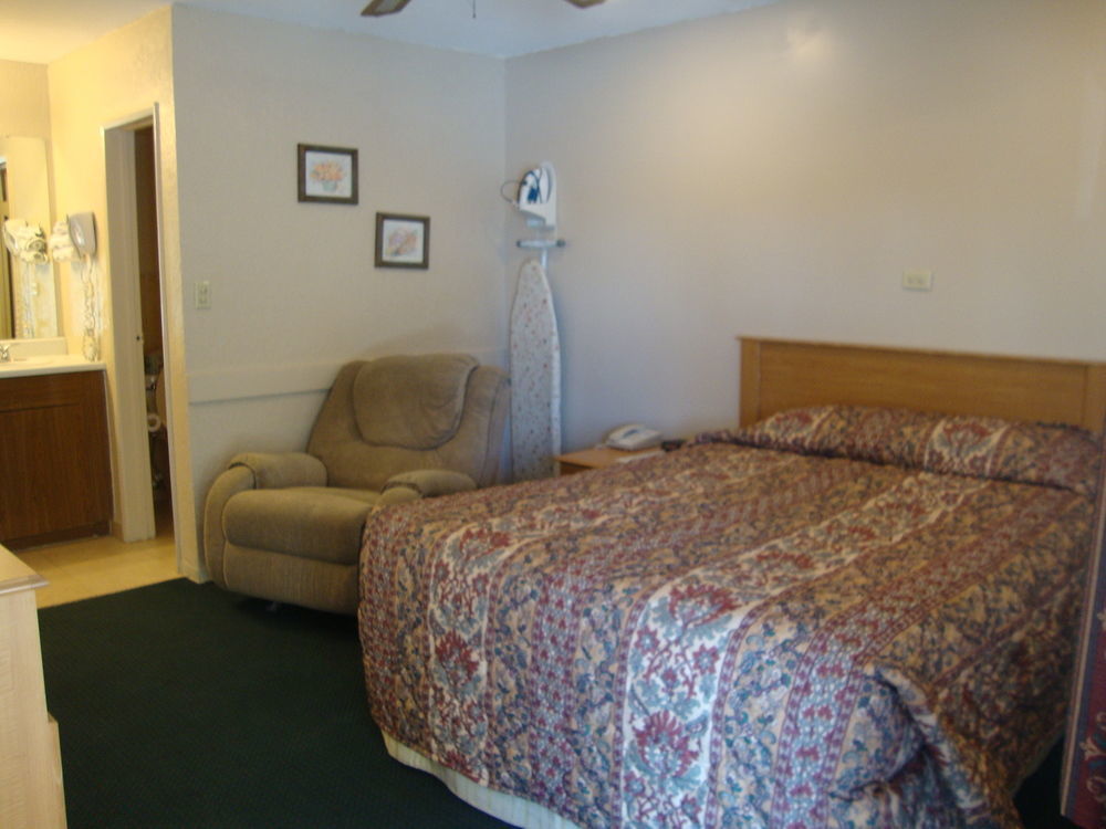 Townhouse Inn And Suites Brawley Exterior photo